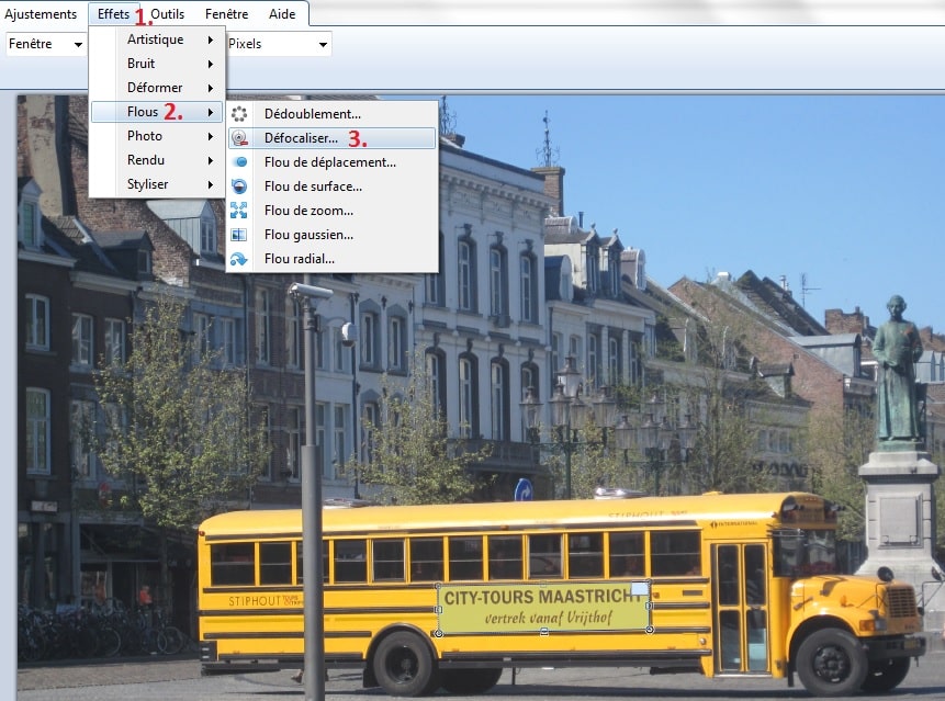Capture d'écran d'une procédure de floutage d'une photo dans Paint.net